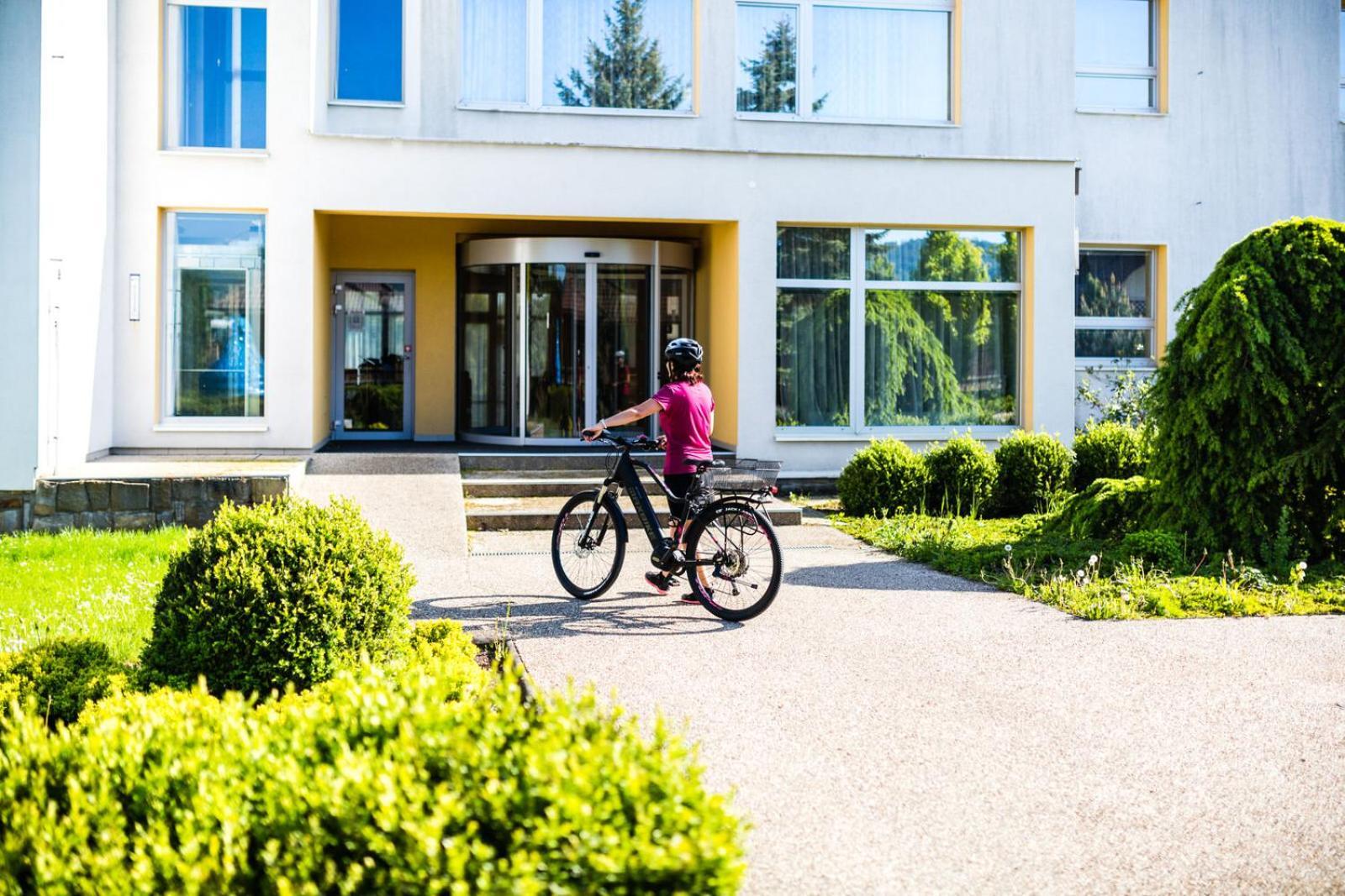 Hotel Nivamare Luhačovice Zewnętrze zdjęcie