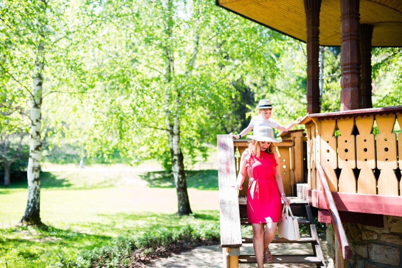 Hotel Nivamare Luhačovice Zewnętrze zdjęcie