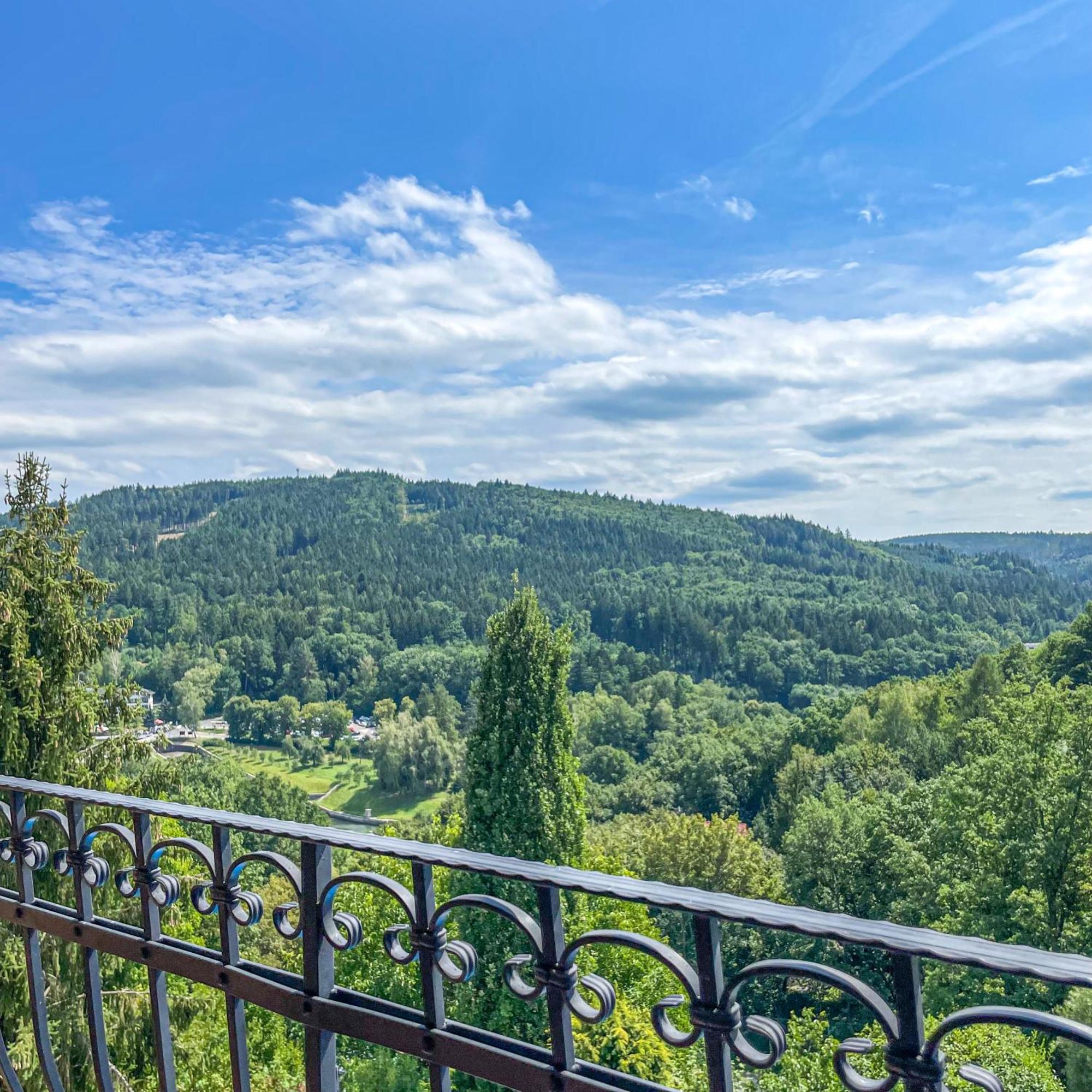 Hotel Nivamare Luhačovice Zewnętrze zdjęcie